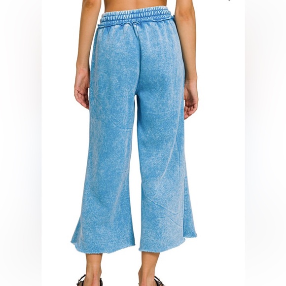 Cute Acid Washed Short Pants - Picture 3 of 3